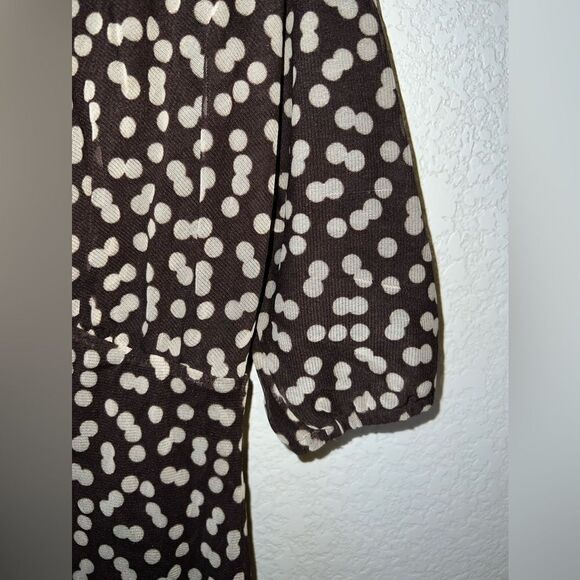 🤎 NEW YORK & COMPANY BROWN POLKA DOT BLOUSE- SIZE MEDIUM - Picture 4 of 5